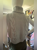 Kendall & Kylie Chunky Cable Knit Sleeveless Turtleneck Sweater Top