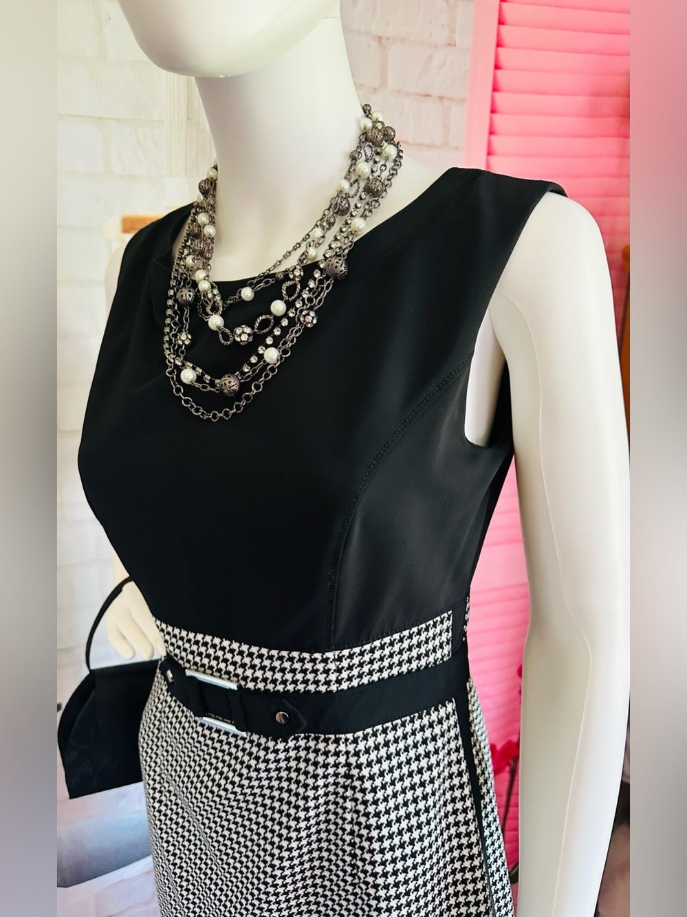 White House Black Market Black & White Houndstooth Sheath Dress