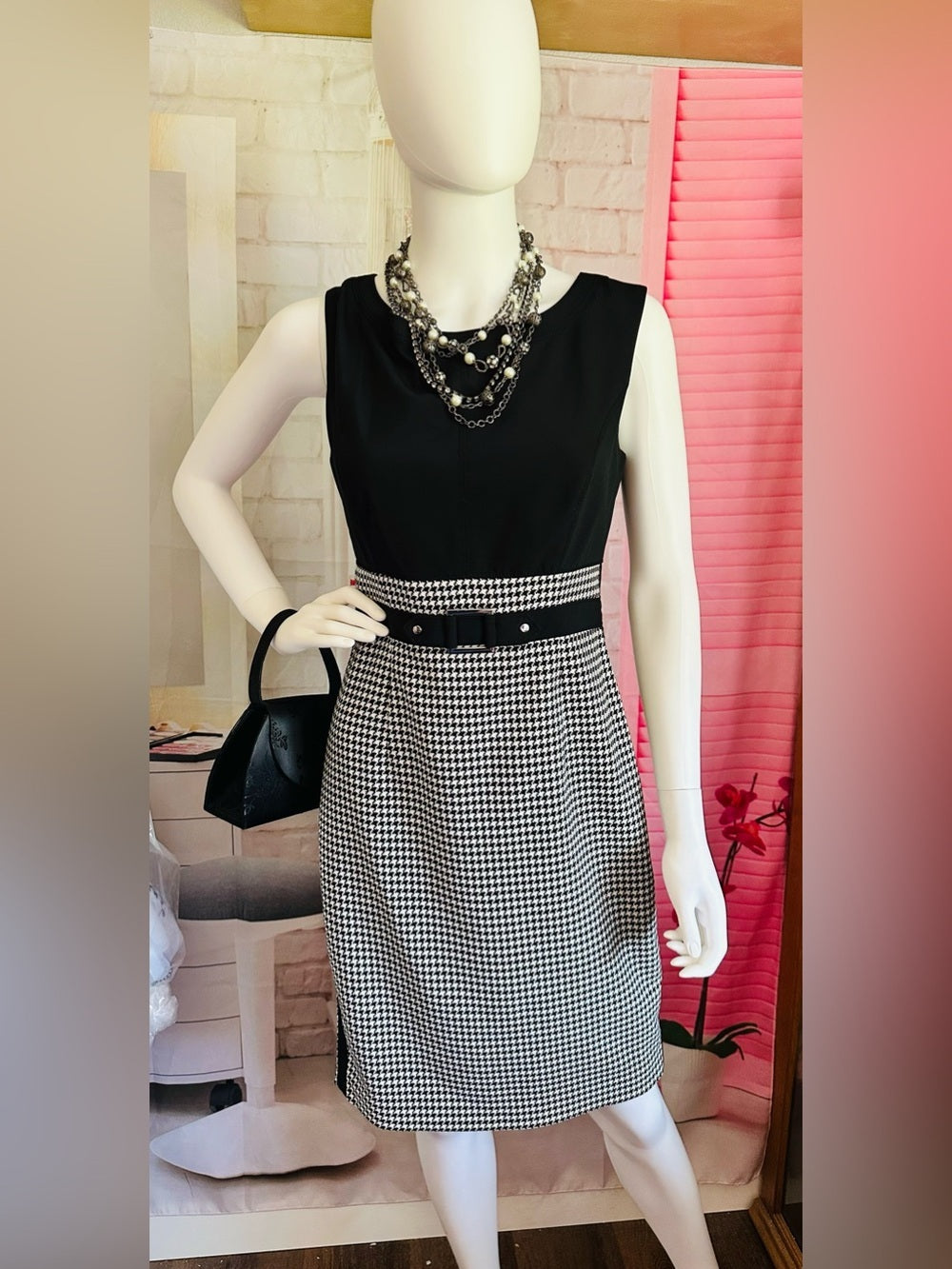 White House Black Market Black & White Houndstooth Sheath Dress