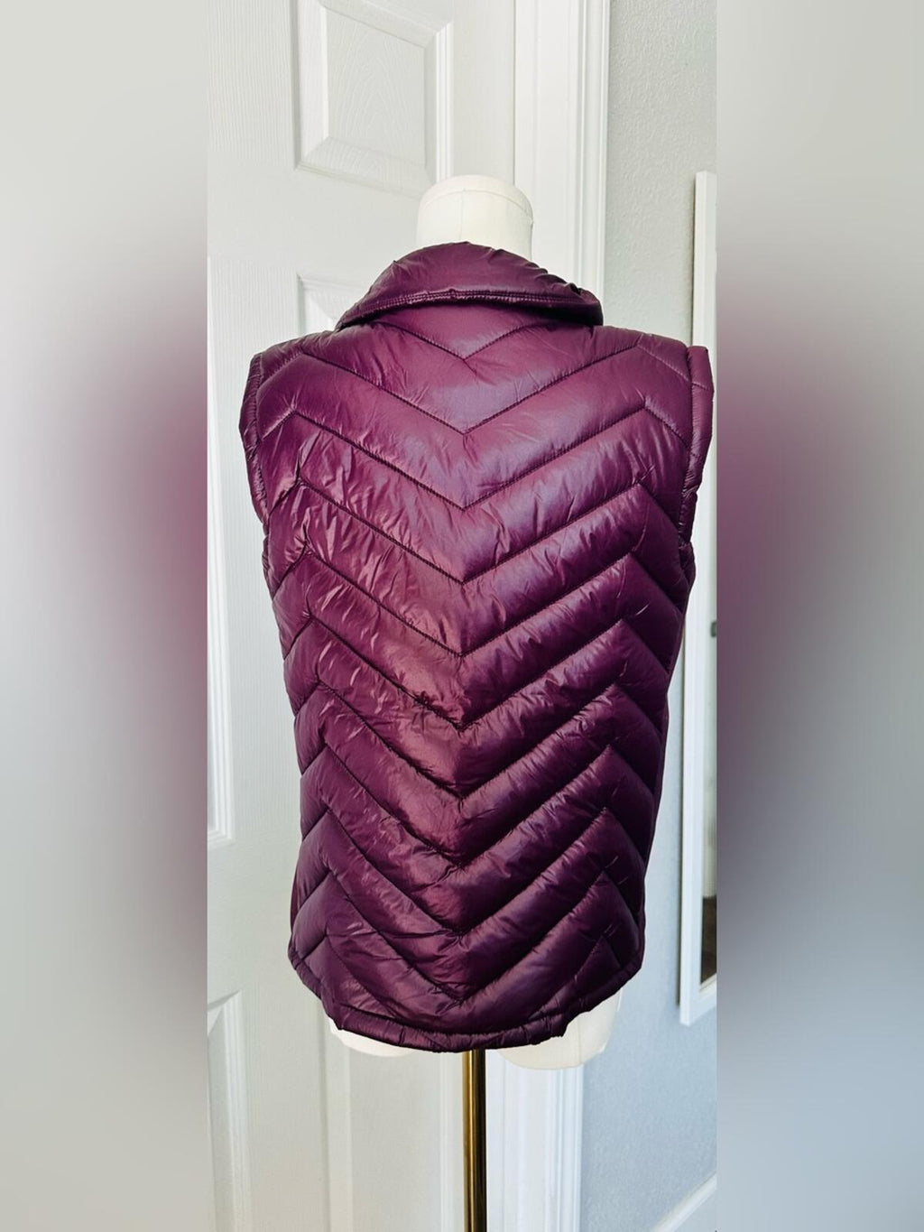 Calvin Klein Quilted Puffer Vest in Plum