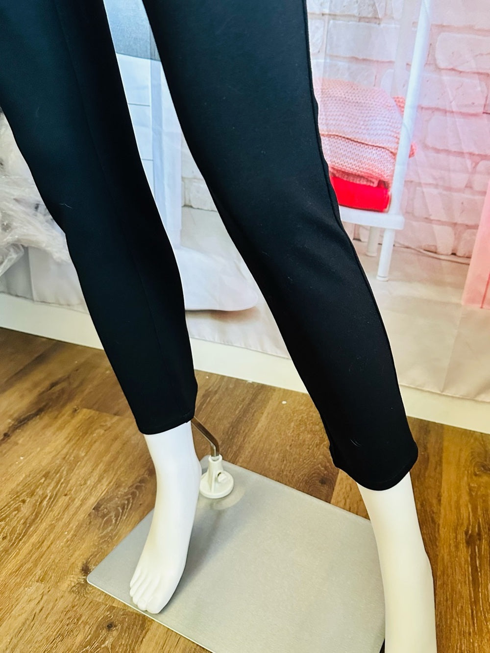 Two by Vince Camuto Black Skinny Ankle Pants
