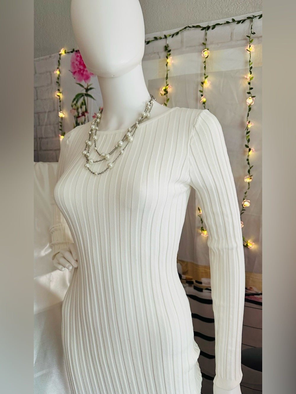 Forever 21 Ivory Ribbed Knit Long Sleeve Bodycon Dress