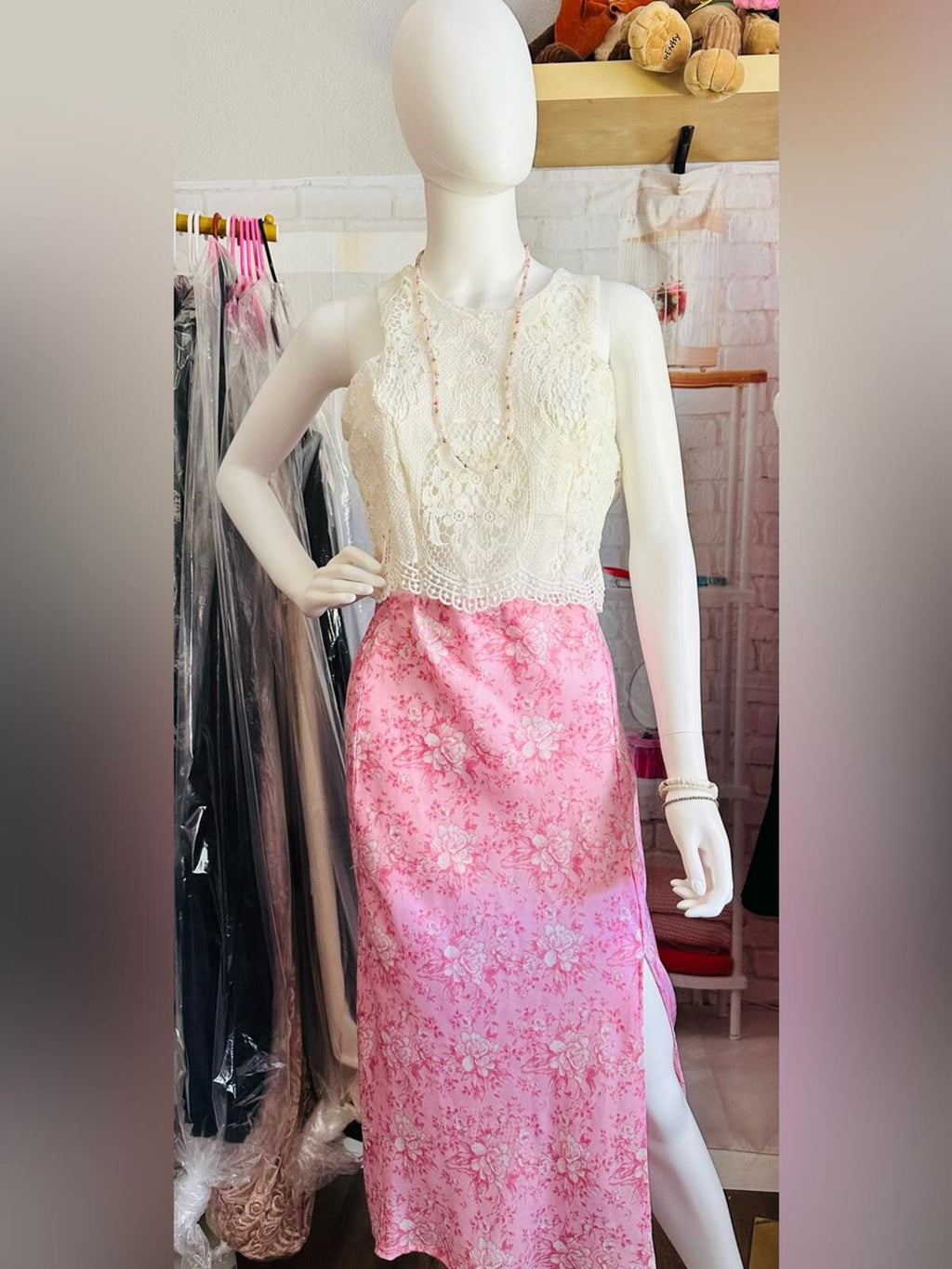 Lulu's White Lace Crochet Crop Top