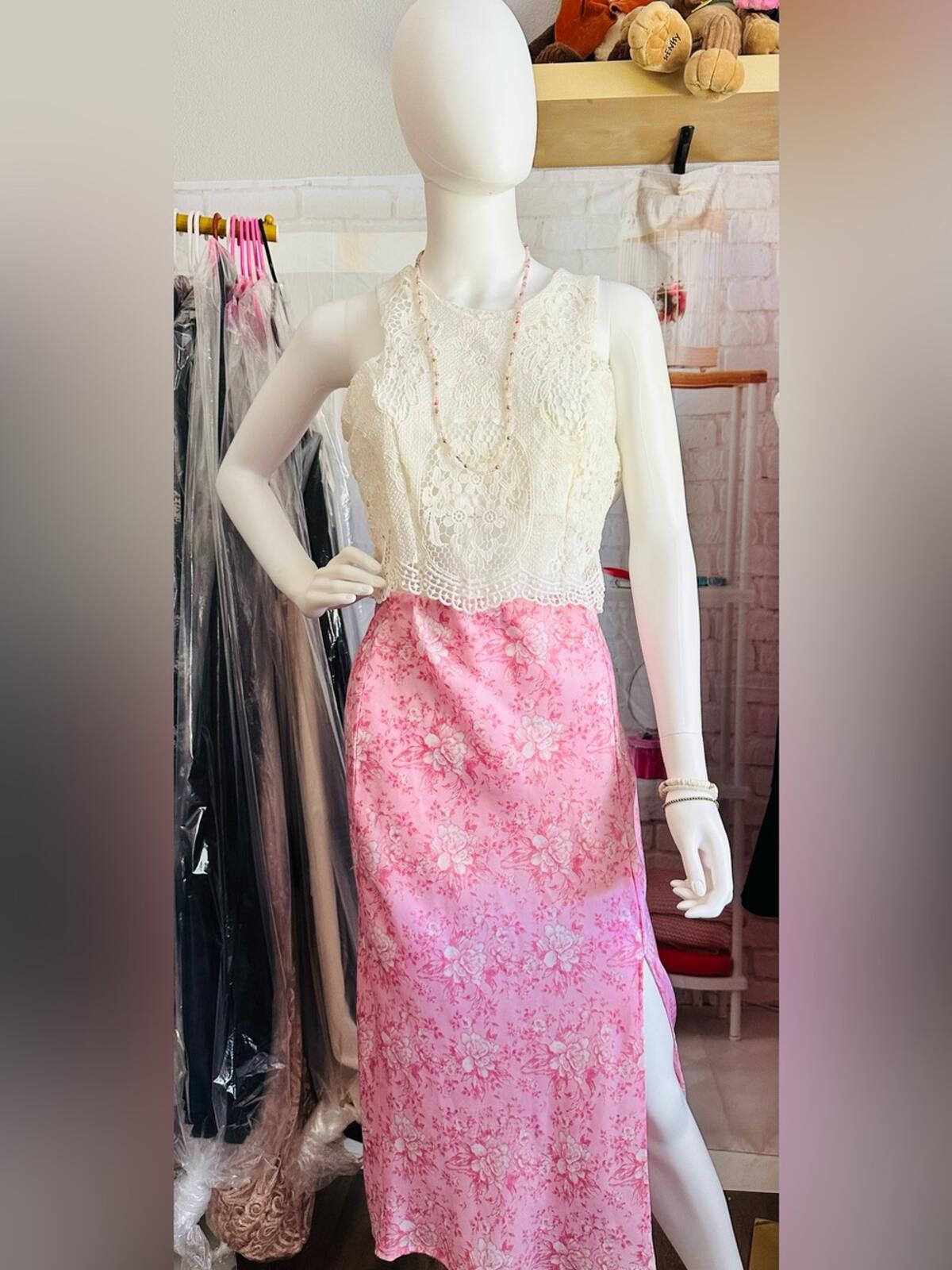 Lulu's White Lace Crochet Crop Top