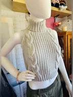 Kendall & Kylie Chunky Cable Knit Sleeveless Turtleneck Sweater Top
