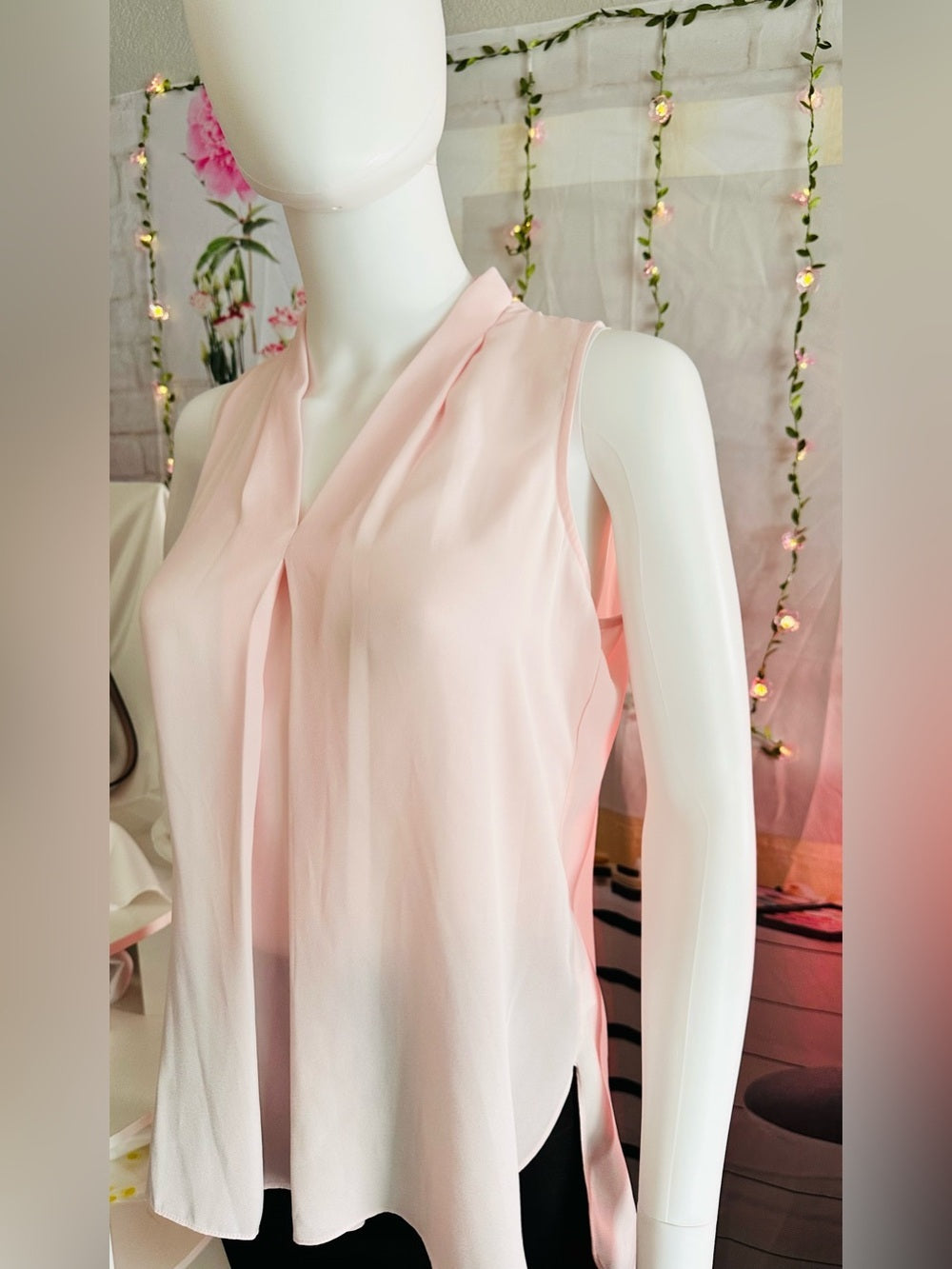 Vince Camuto Blush Pink Sleeveless V Neck Draped Blouse