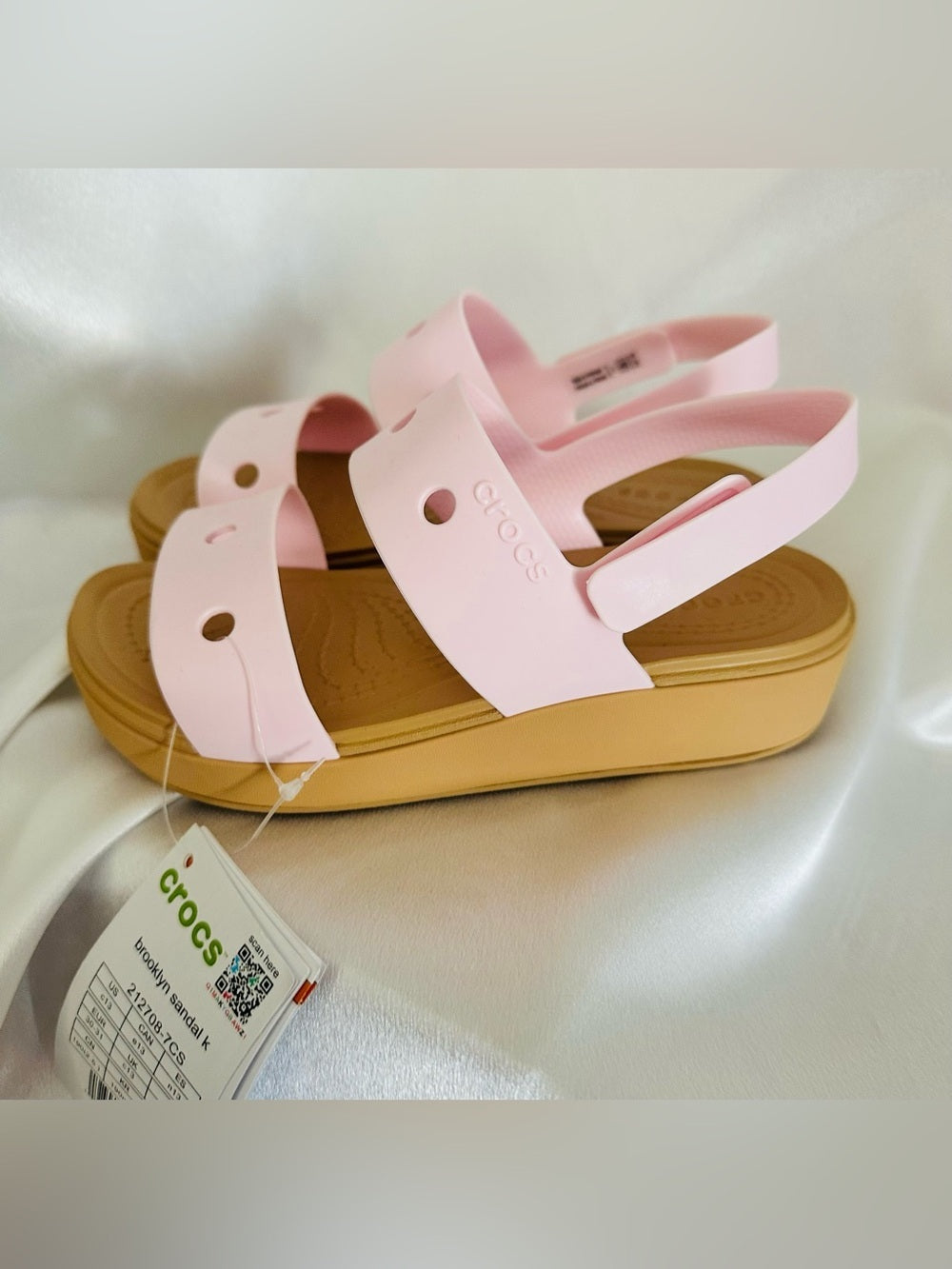 Crocs Brooklyn Sandals—NWT