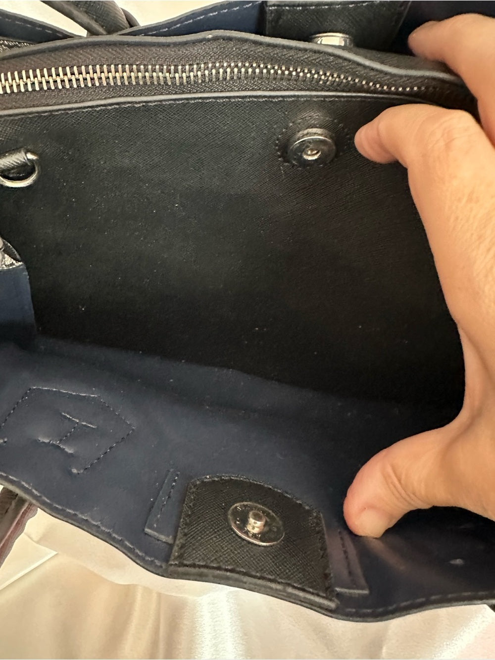 GUESS Los Angeles Black Gray G Logo Monogram Satchel Shoulder Bag