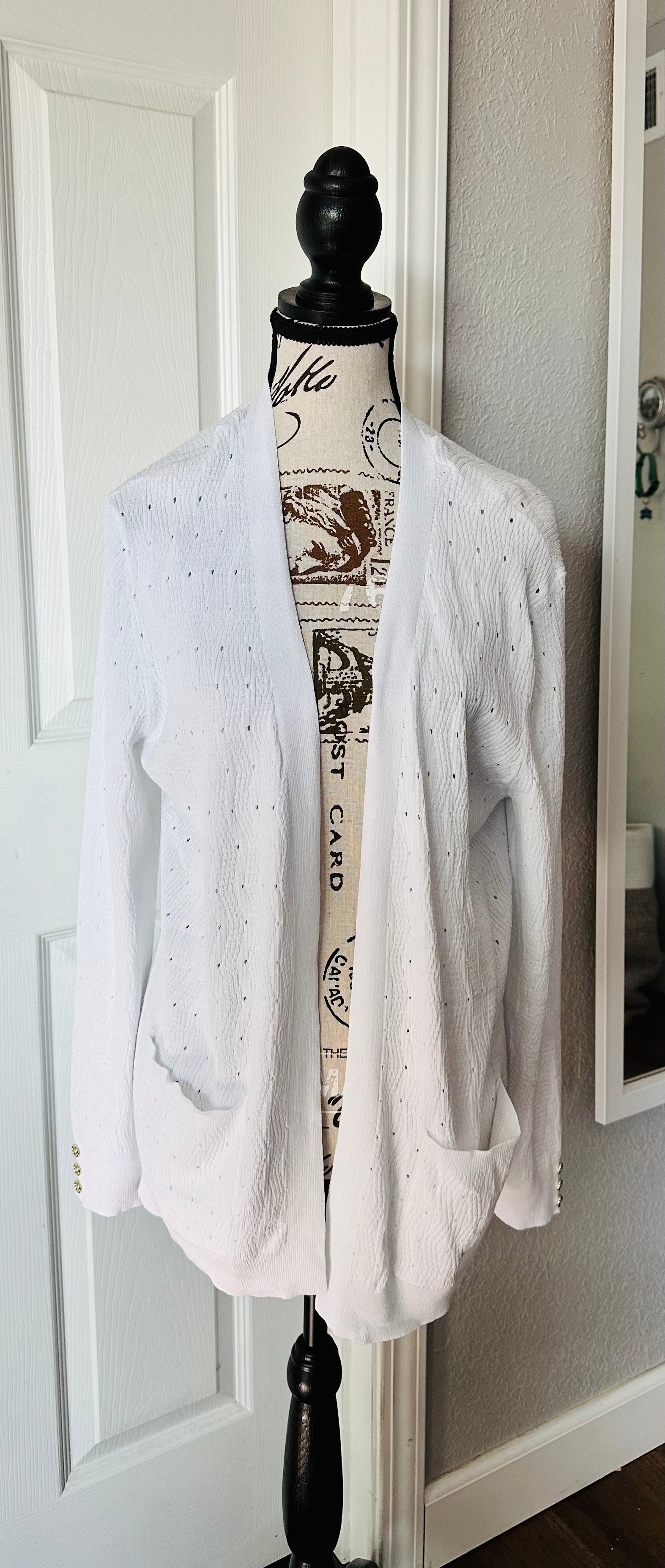 Verve Ami White Open-Front Knit Cardigan with Subtle Dot Detail