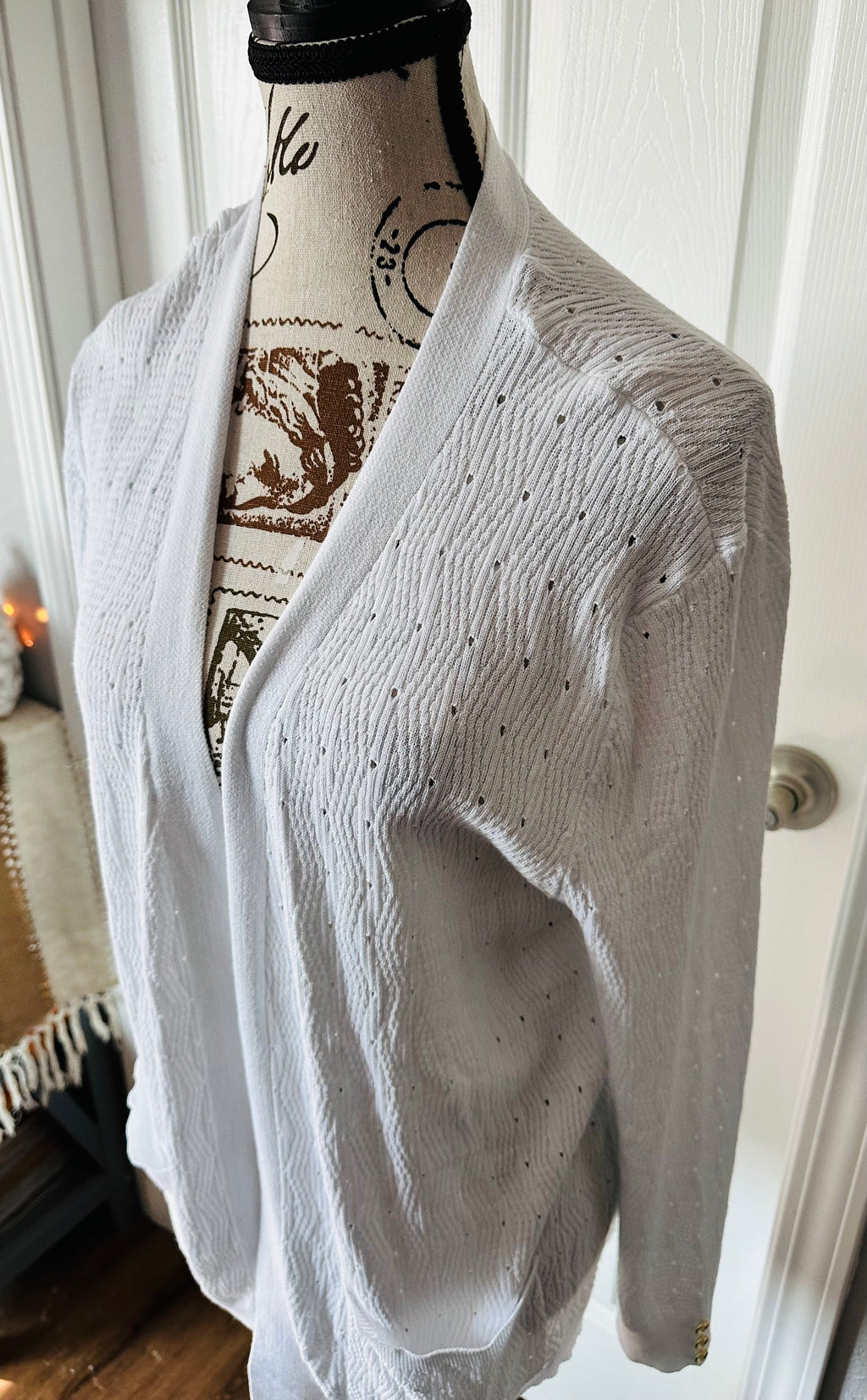 Verve Ami White Open-Front Knit Cardigan with Subtle Dot Detail