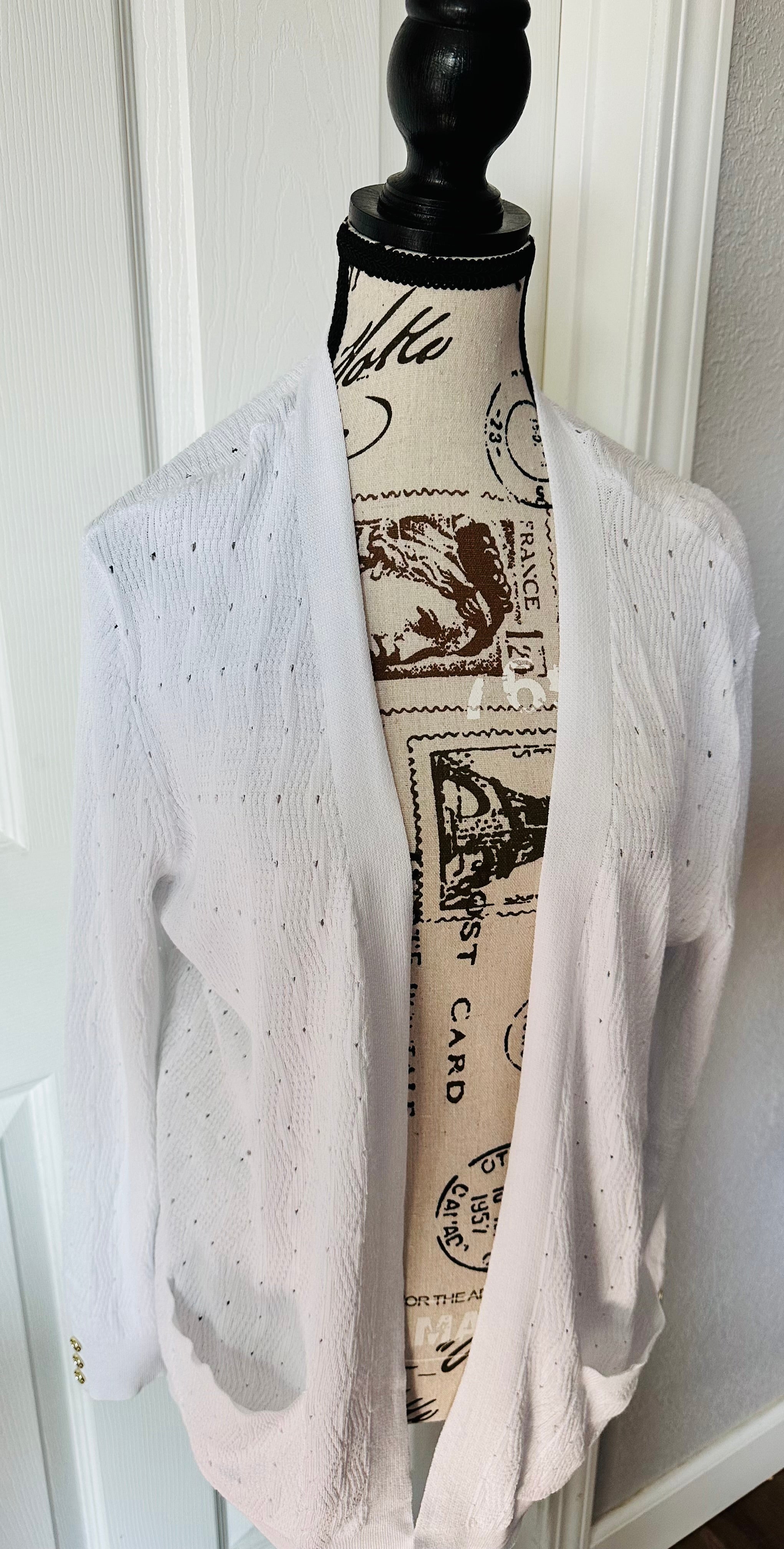 Verve Ami White Open-Front Knit Cardigan with Subtle Dot Detail
