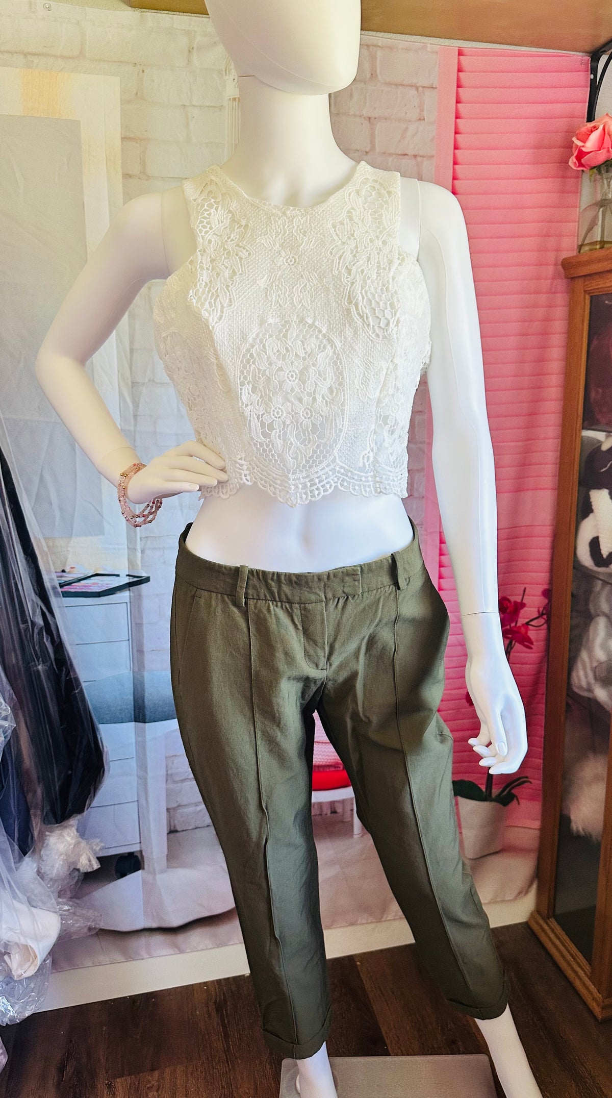 Lulu's White Lace Crochet Crop Top