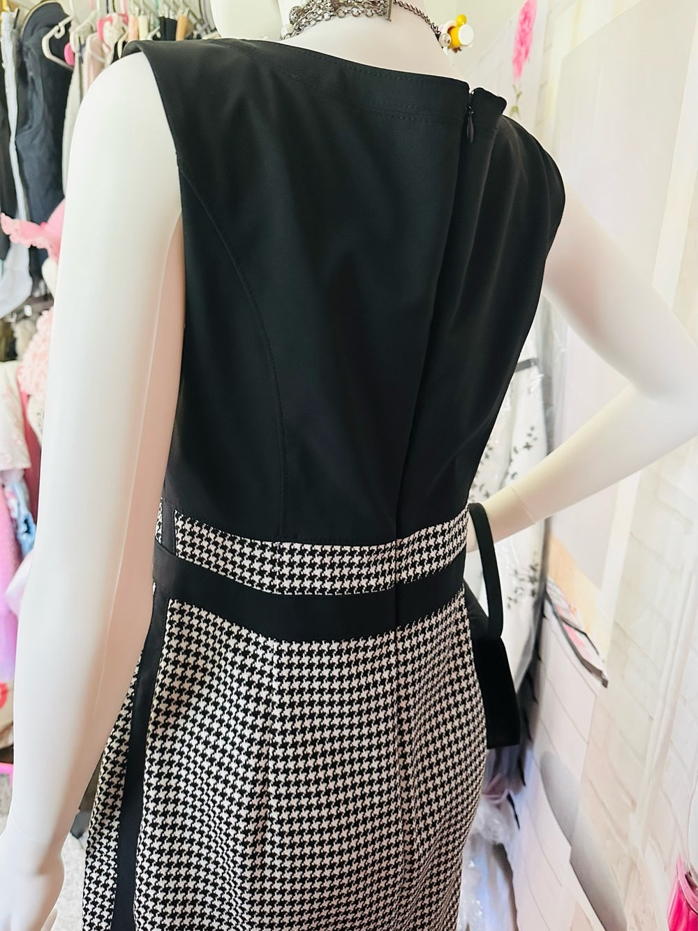 White House Black Market Black & White Houndstooth Sheath Dress
