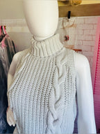 Kendall & Kylie Chunky Cable Knit Sleeveless Turtleneck Sweater Top