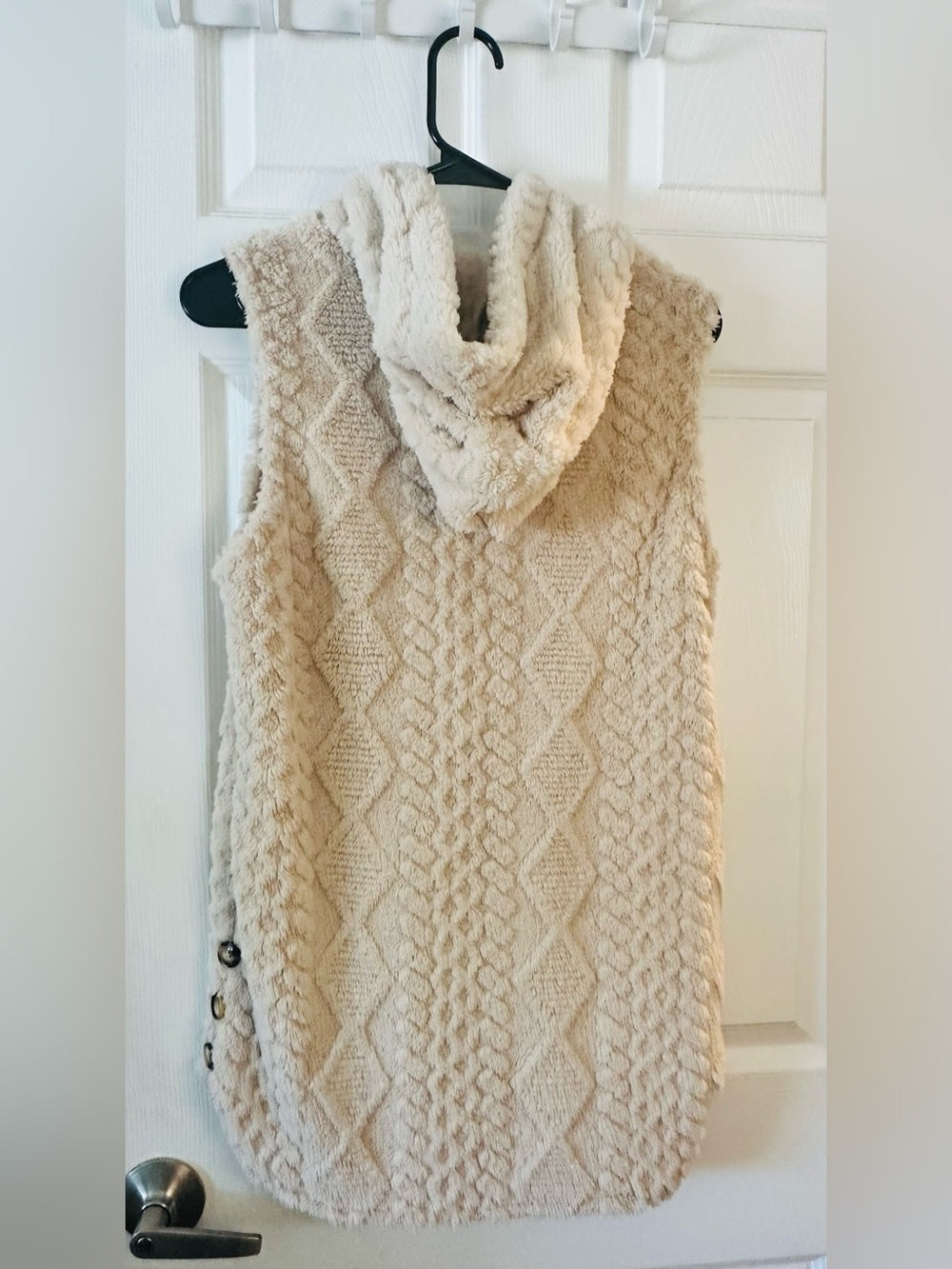 NWOT Cozy Cream Hooded Faux Fur Plush Vest