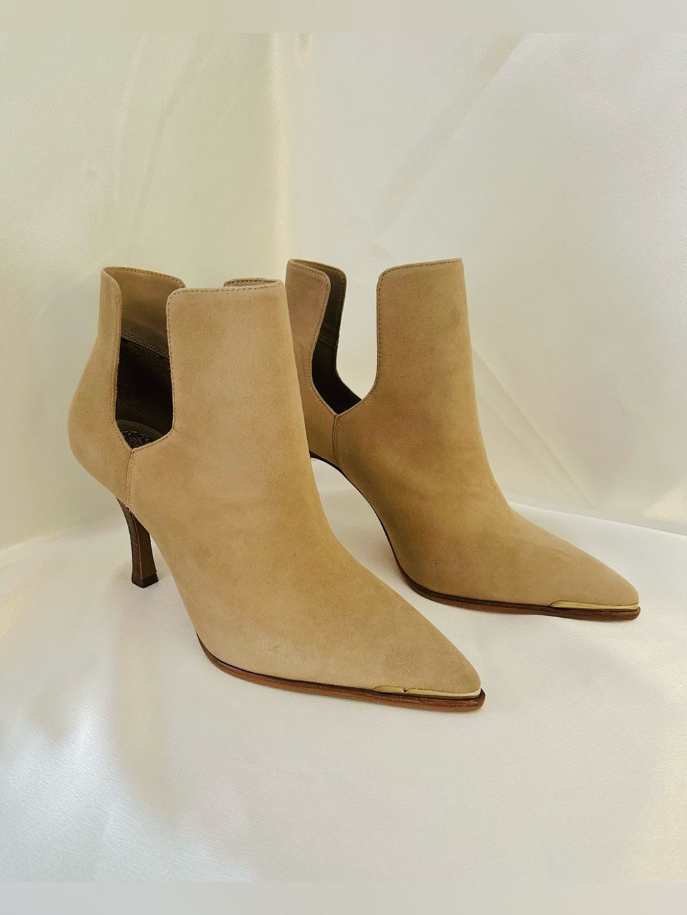 Vince Camuto Frendin Suede Pointer-Toe Ankle Booties