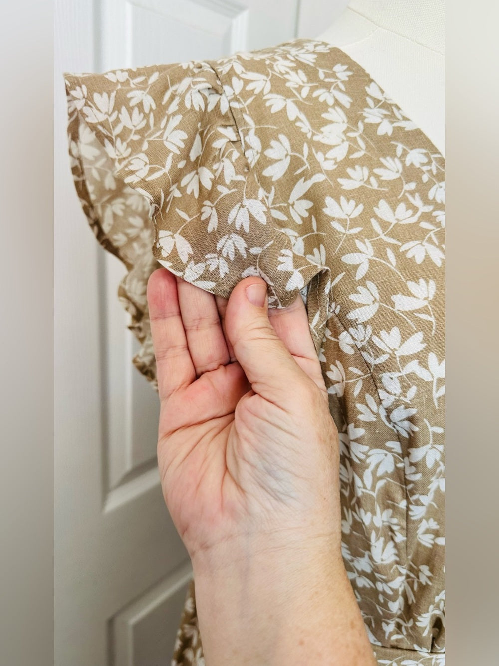 Tommy Hilfiger Beige & White Floral Flutter Sleeve Midi Dress