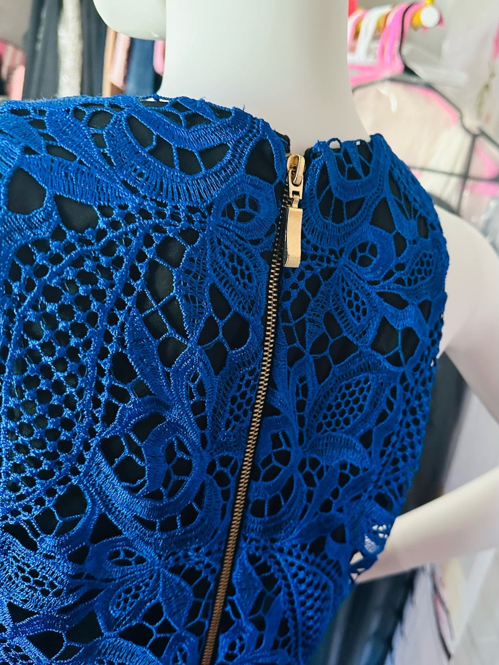 Alexia Admor Blue Guipure Lace Sheath Dress