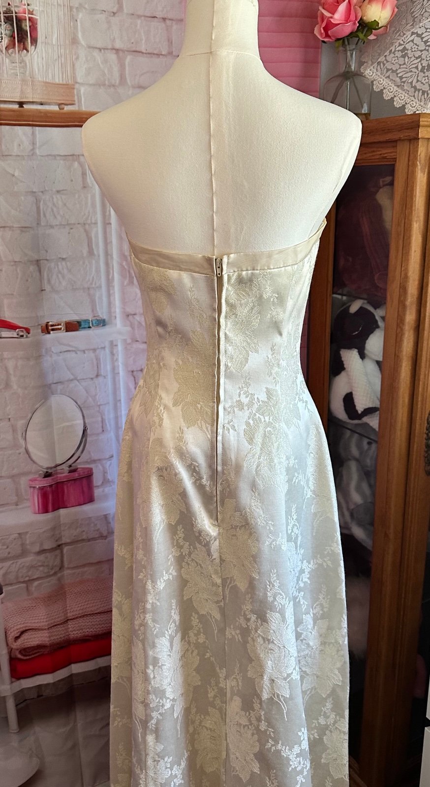 Vintage Ivory Floral Brocade Bridal Gown Strapless Lace-Up Wedding Dress