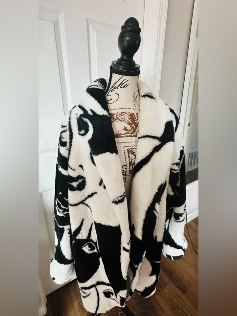 Vintage 80s Donnybrook Faux Fur Coat—Black & White Abstract Faces Art Print